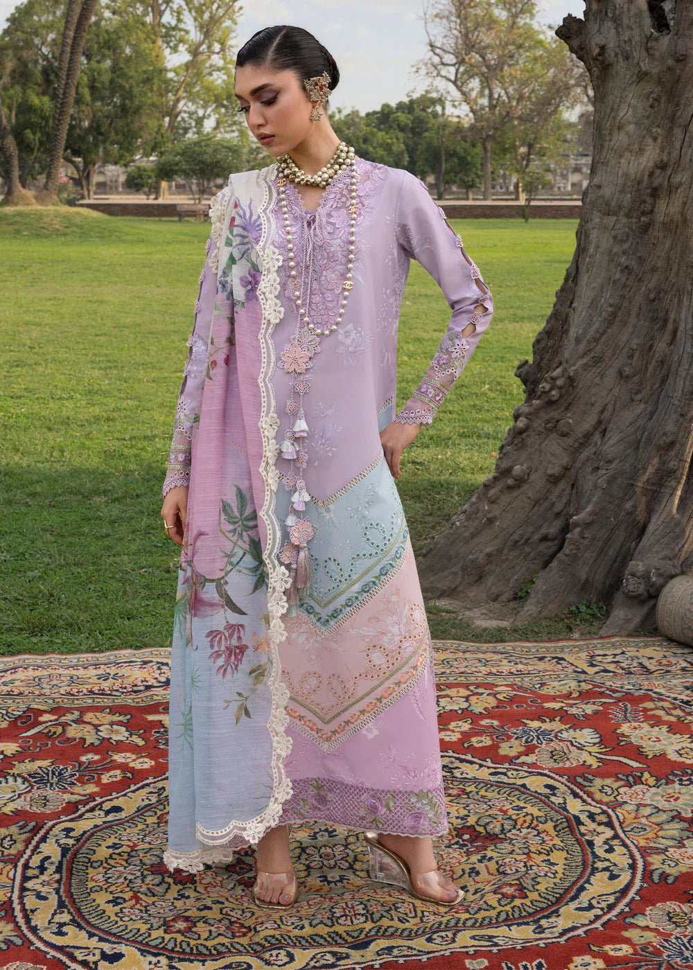 Saira Shakira | AVA 1B