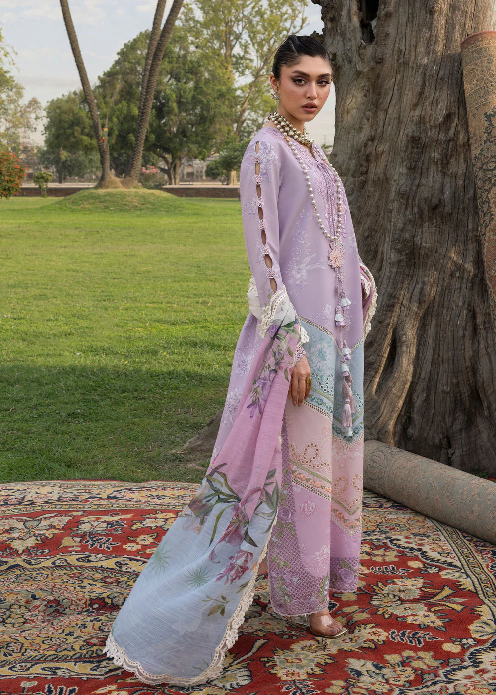Saira Shakira | AVA 1B