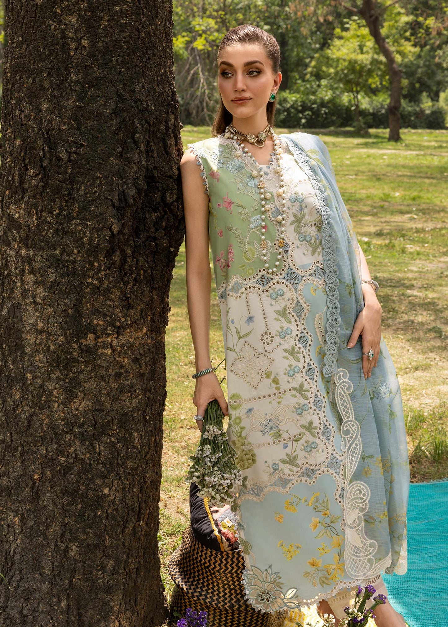 Saira Shakira | LANA 1A