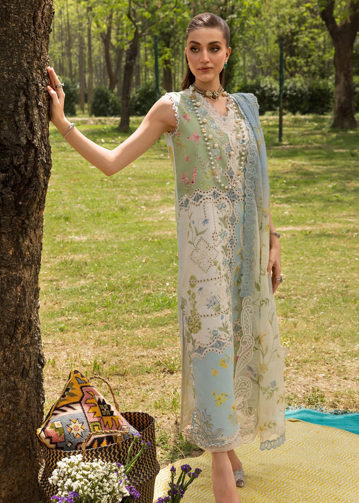 Saira Shakira | LANA 1A