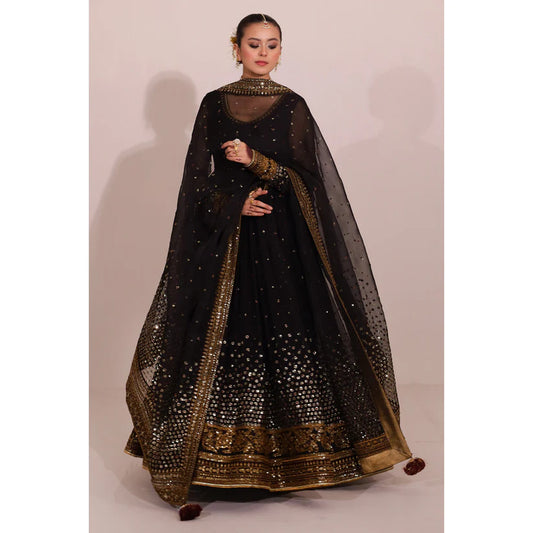 BLACK OUTFIT | DYOT