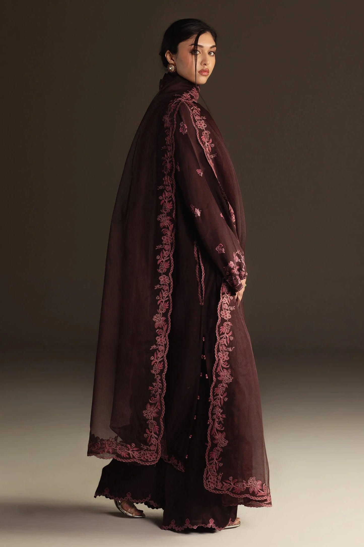 Zara Shahjahan - Maheen