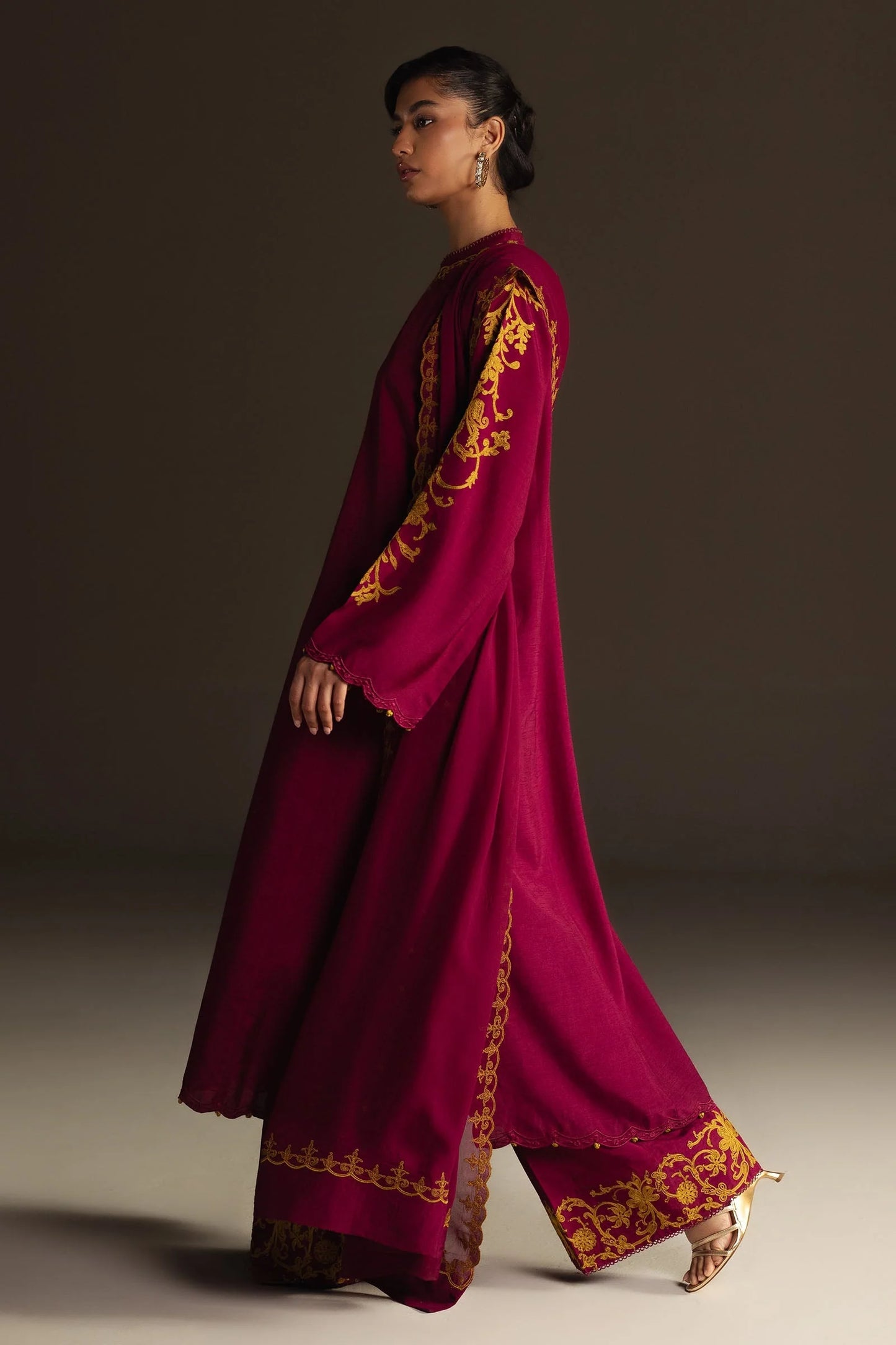 Zara Shahjahan - Ameera