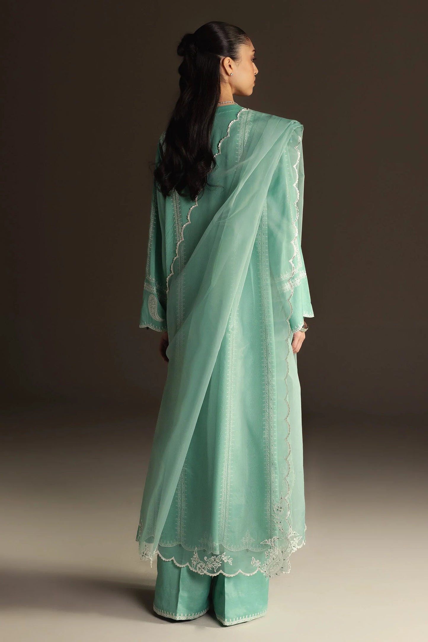 Zara Shahjahan - Mahveen