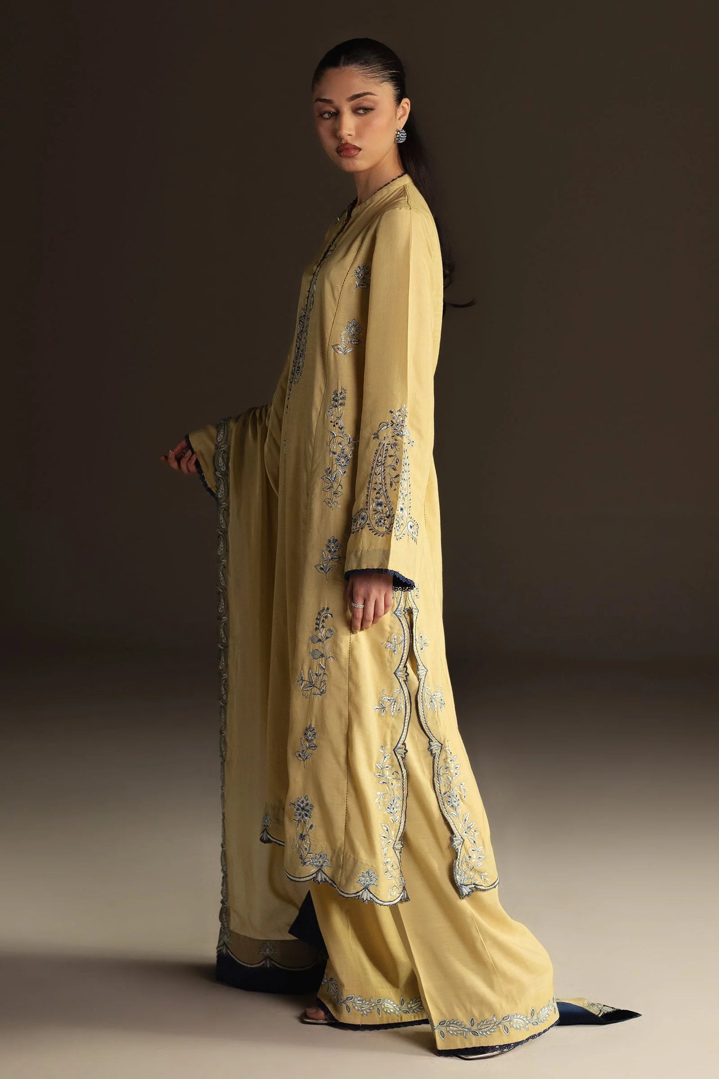 Zara Shahjahan - Lina