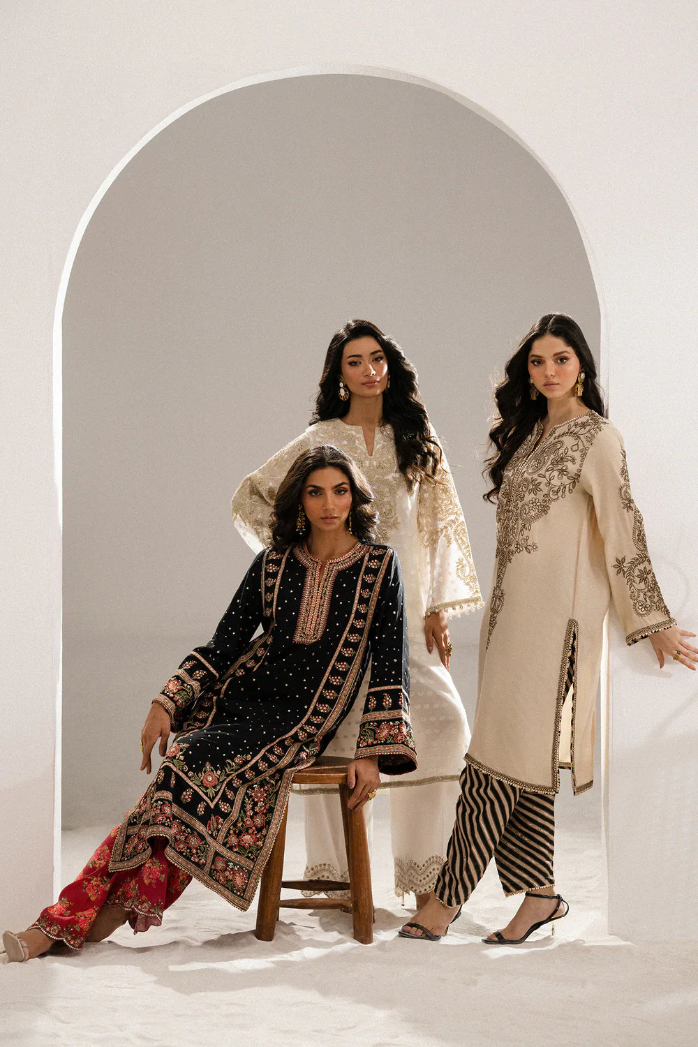 Ethnc Boutique '25 - EMBROIDERED SUIT - E0825/104/902