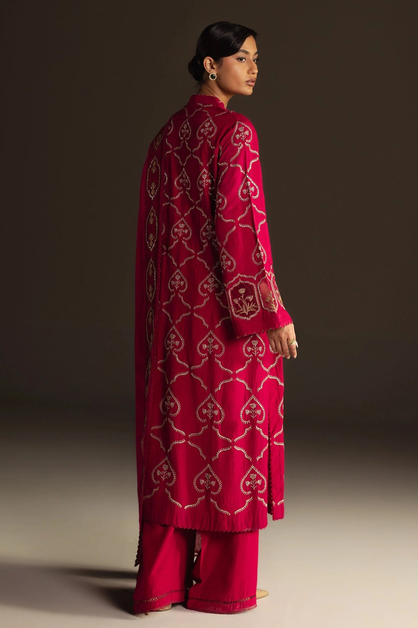 Zara Shahjahan - Noreen