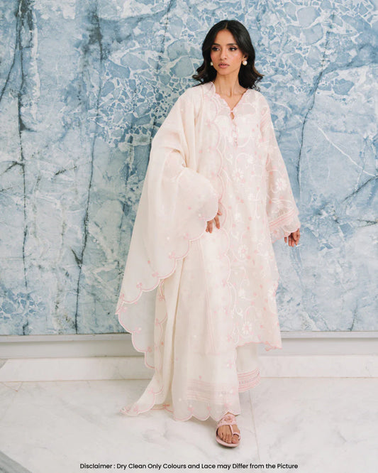 Nia Mia Eid '25 - Crei Pink