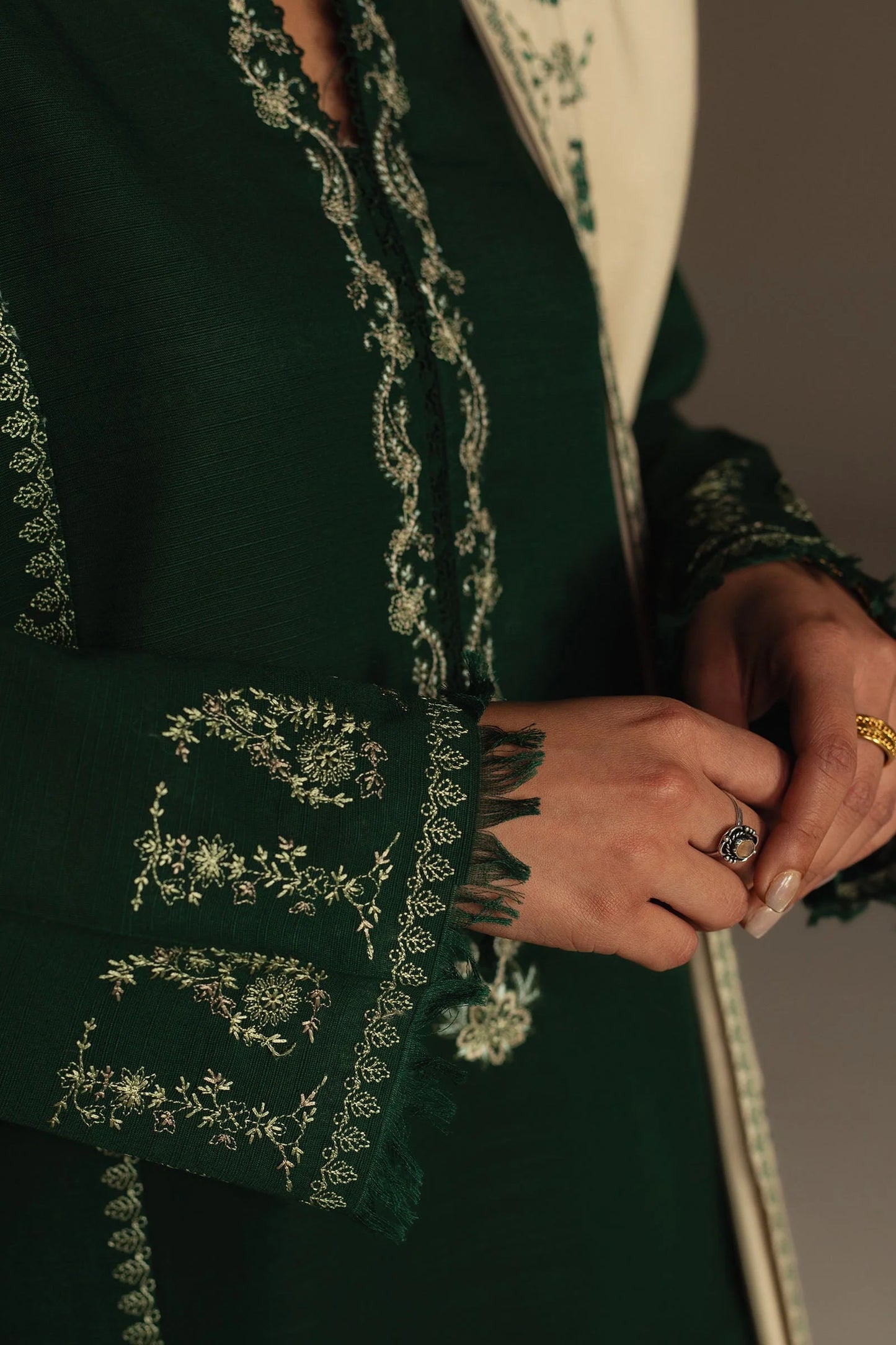 Zara Shahjahan - Sahar