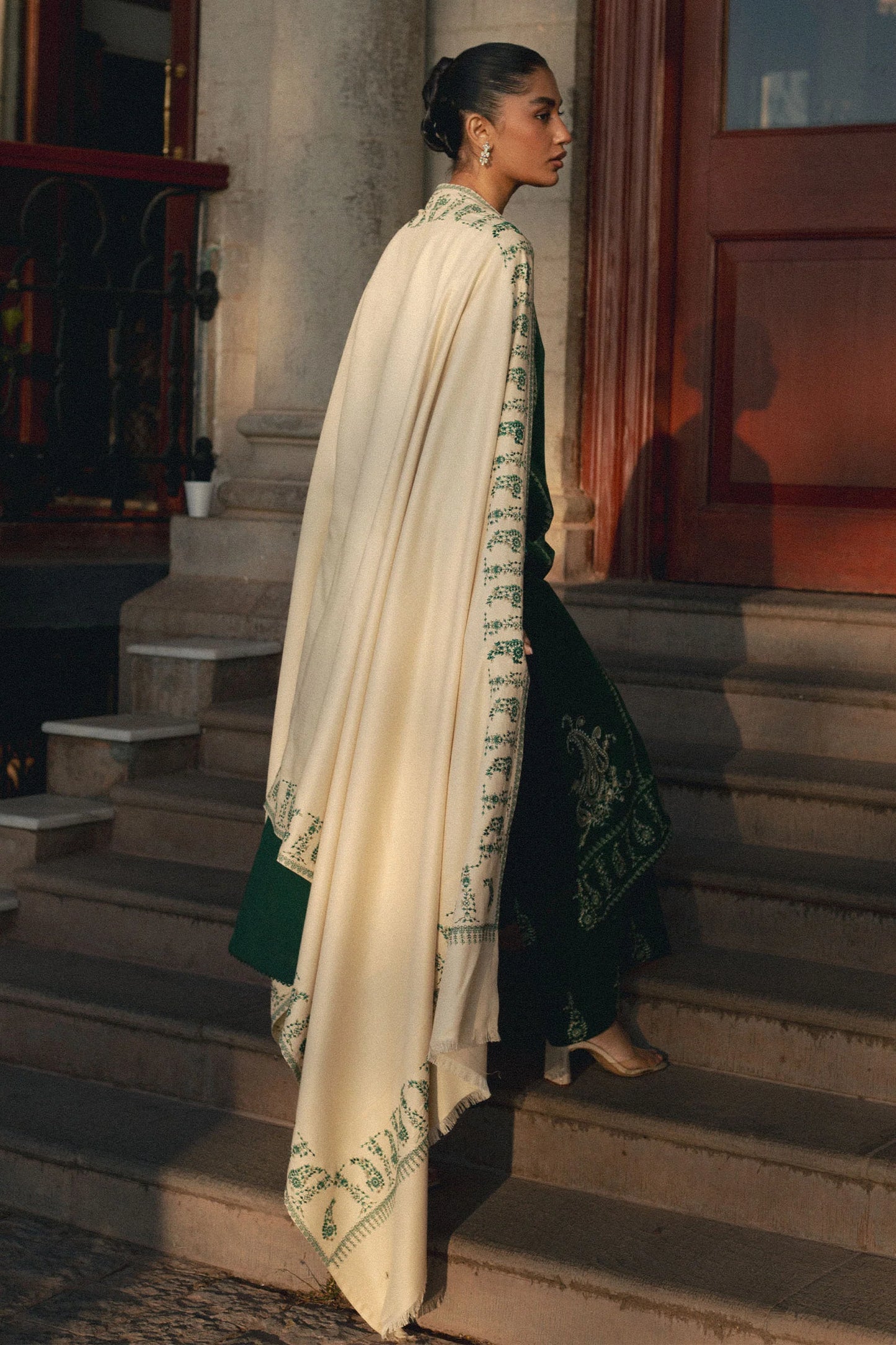 Zara Shahjahan - Sahar