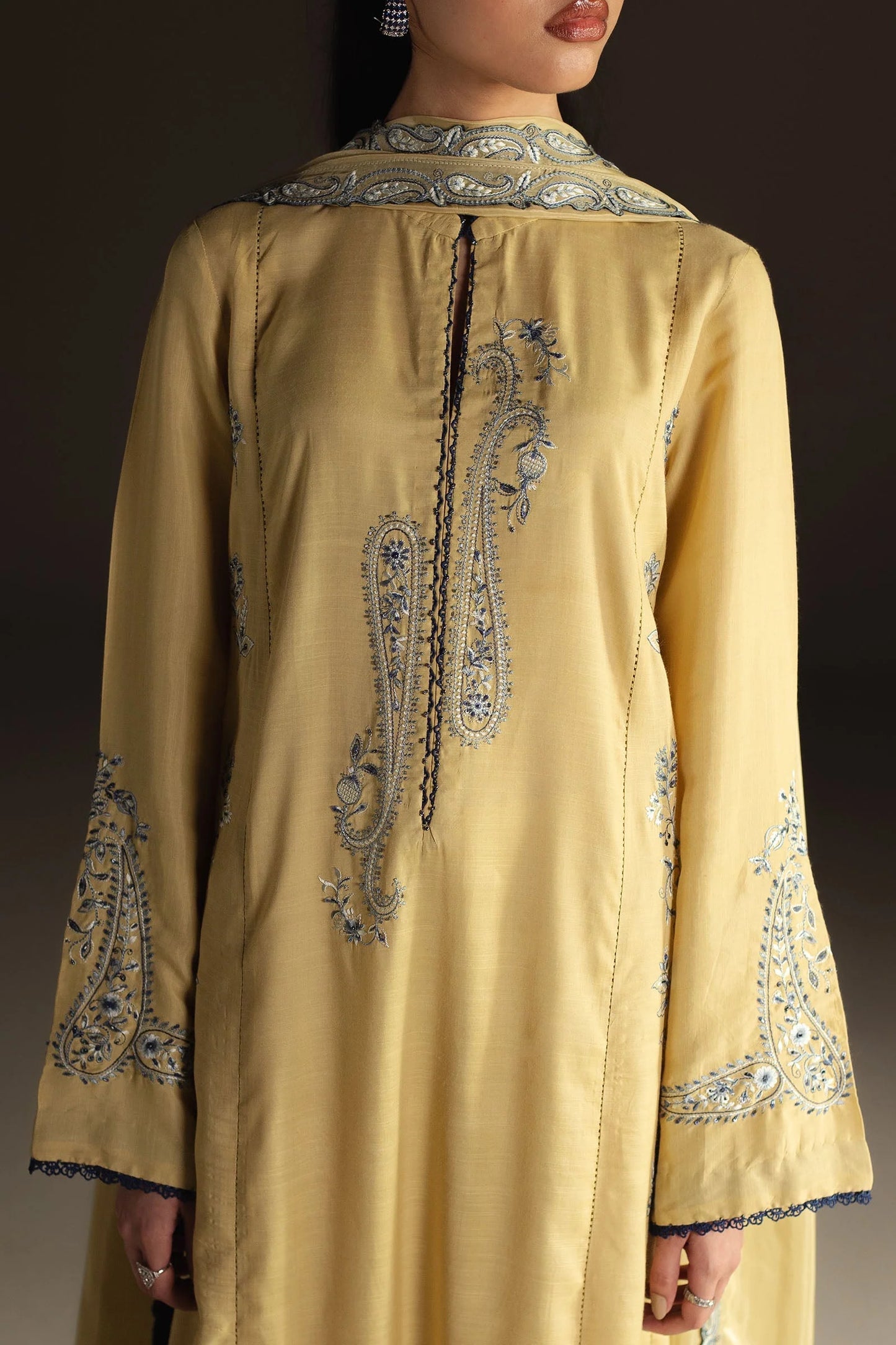 Zara Shahjahan - Lina