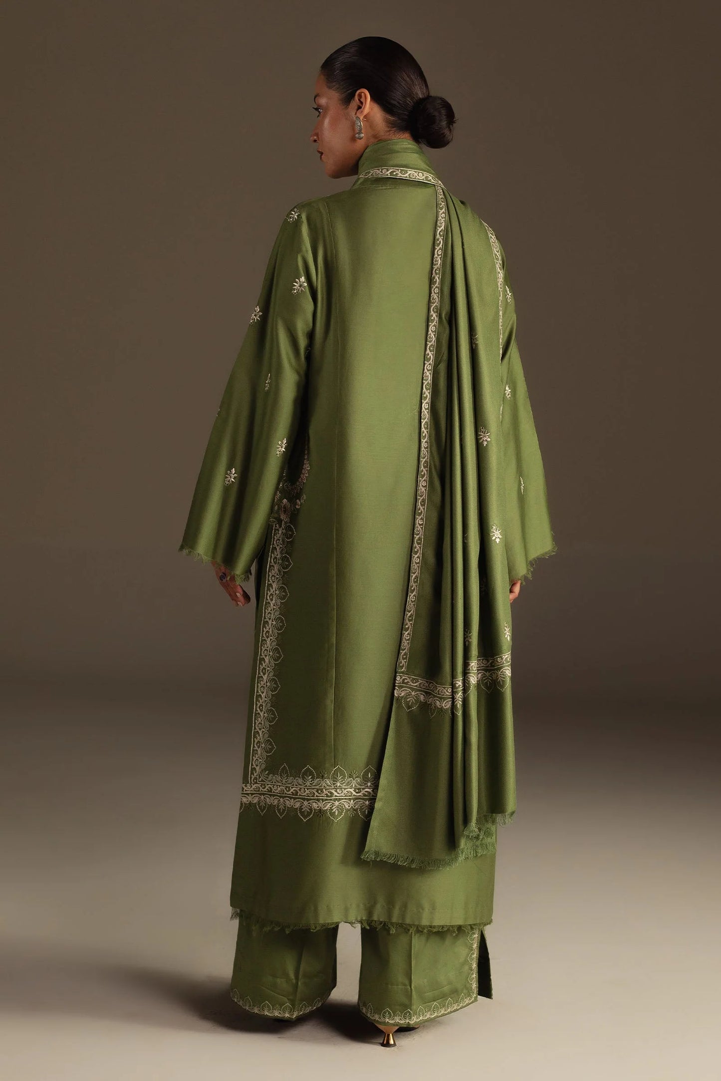 Zara Shahjahan - Zimal