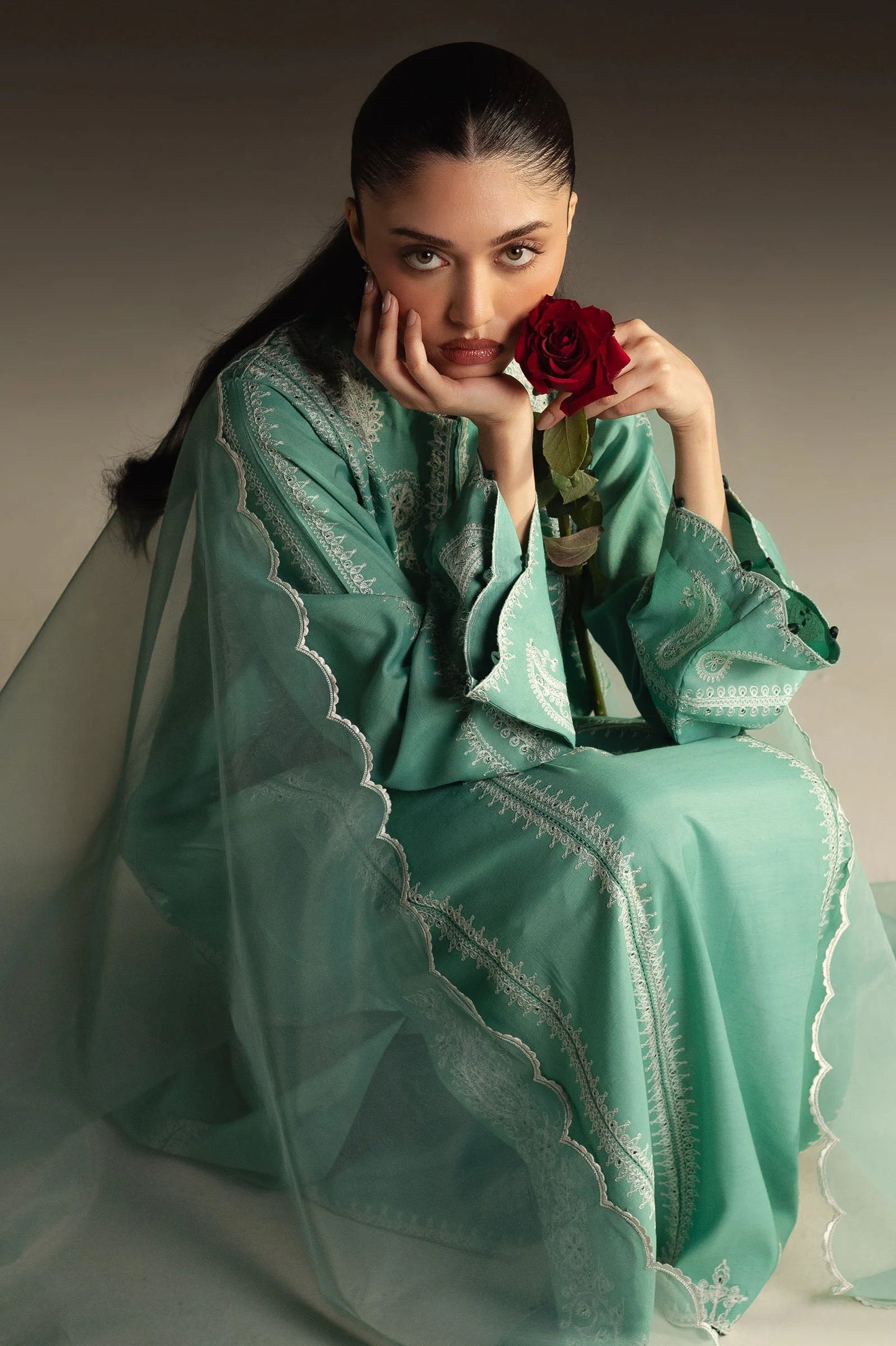 Zara Shahjahan - Mahveen