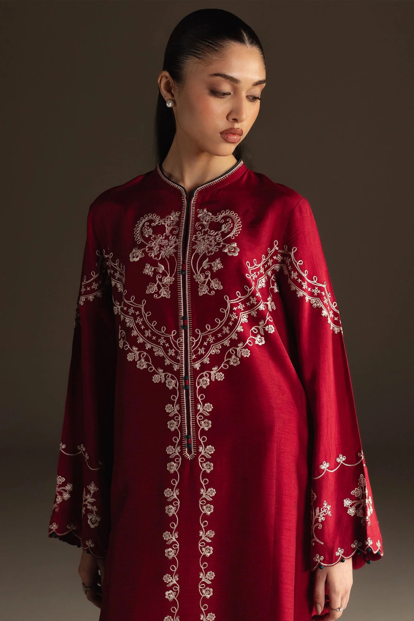 Zara Shahjahan - Saira