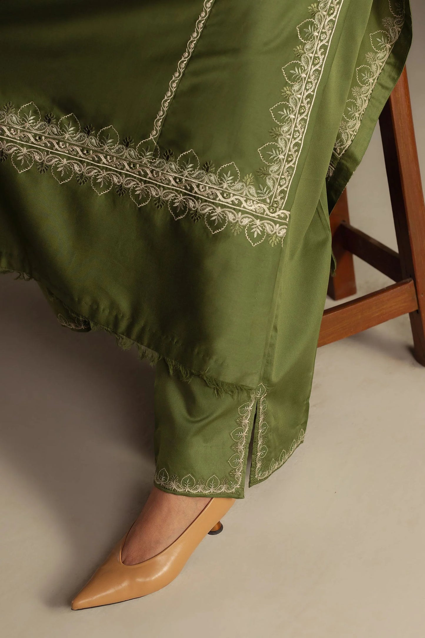 Zara Shahjahan - Zimal