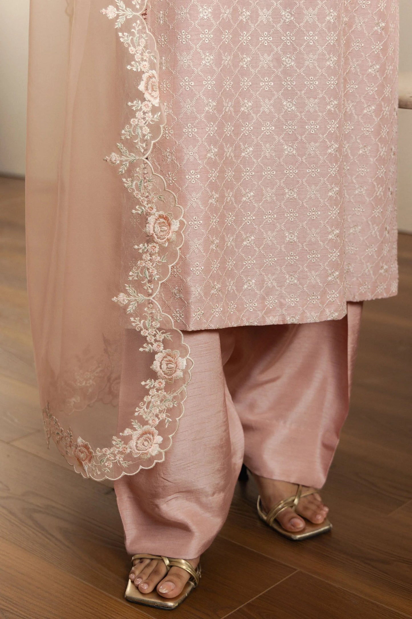 Gulkaar Zara Shahjahan
