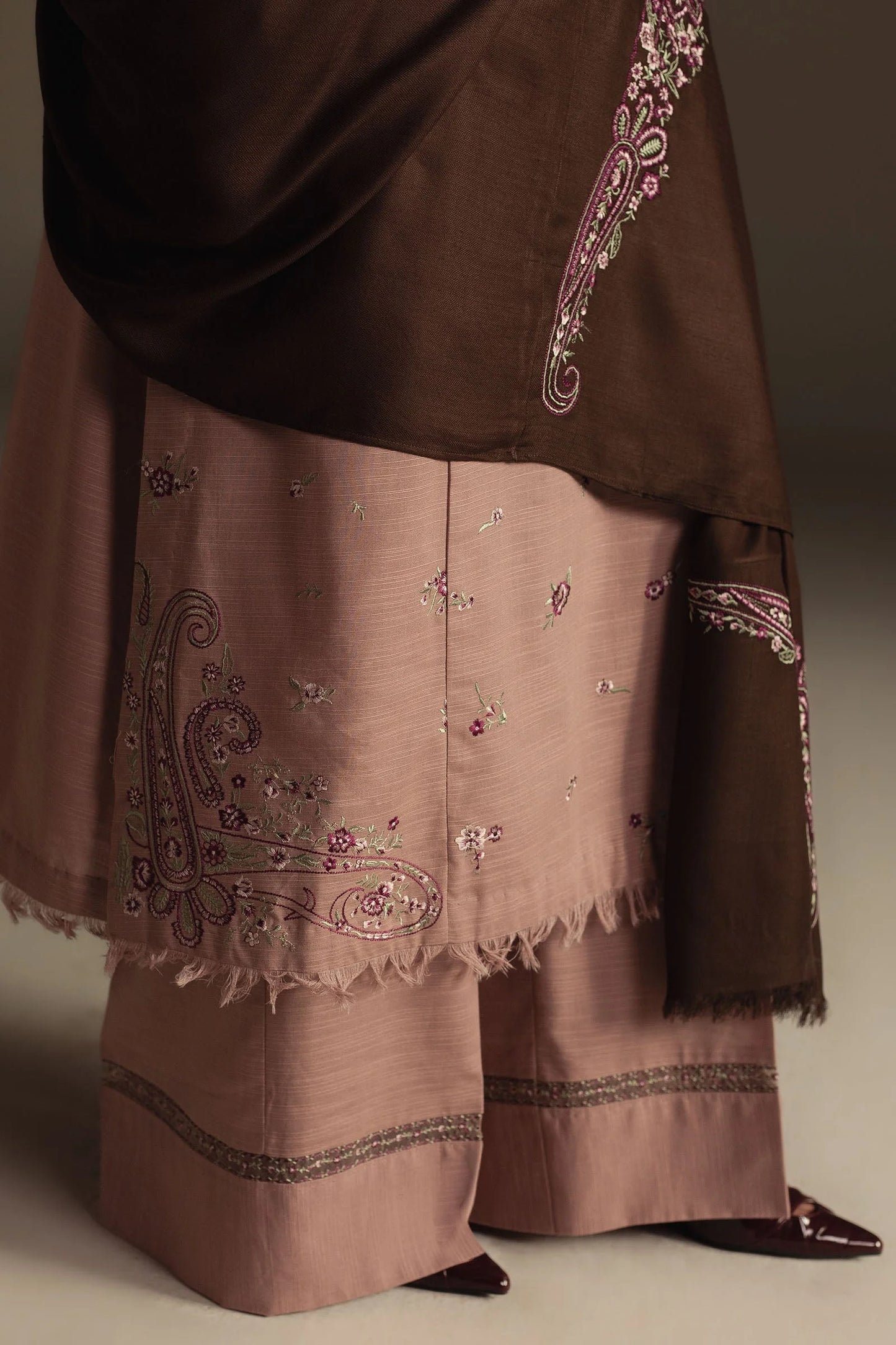 Zara Shahjahan - Gulnaar