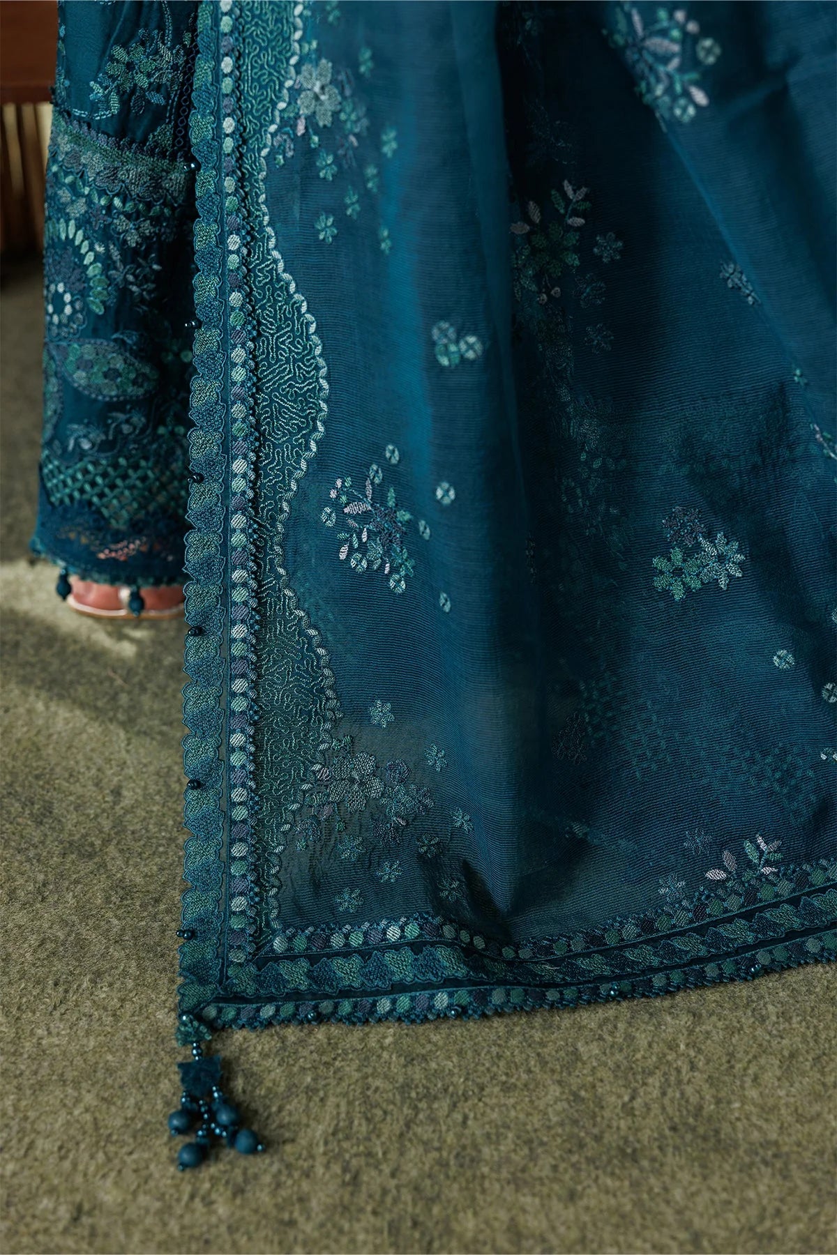 Baroque | EMBROIDERED LAWN EL26-D04