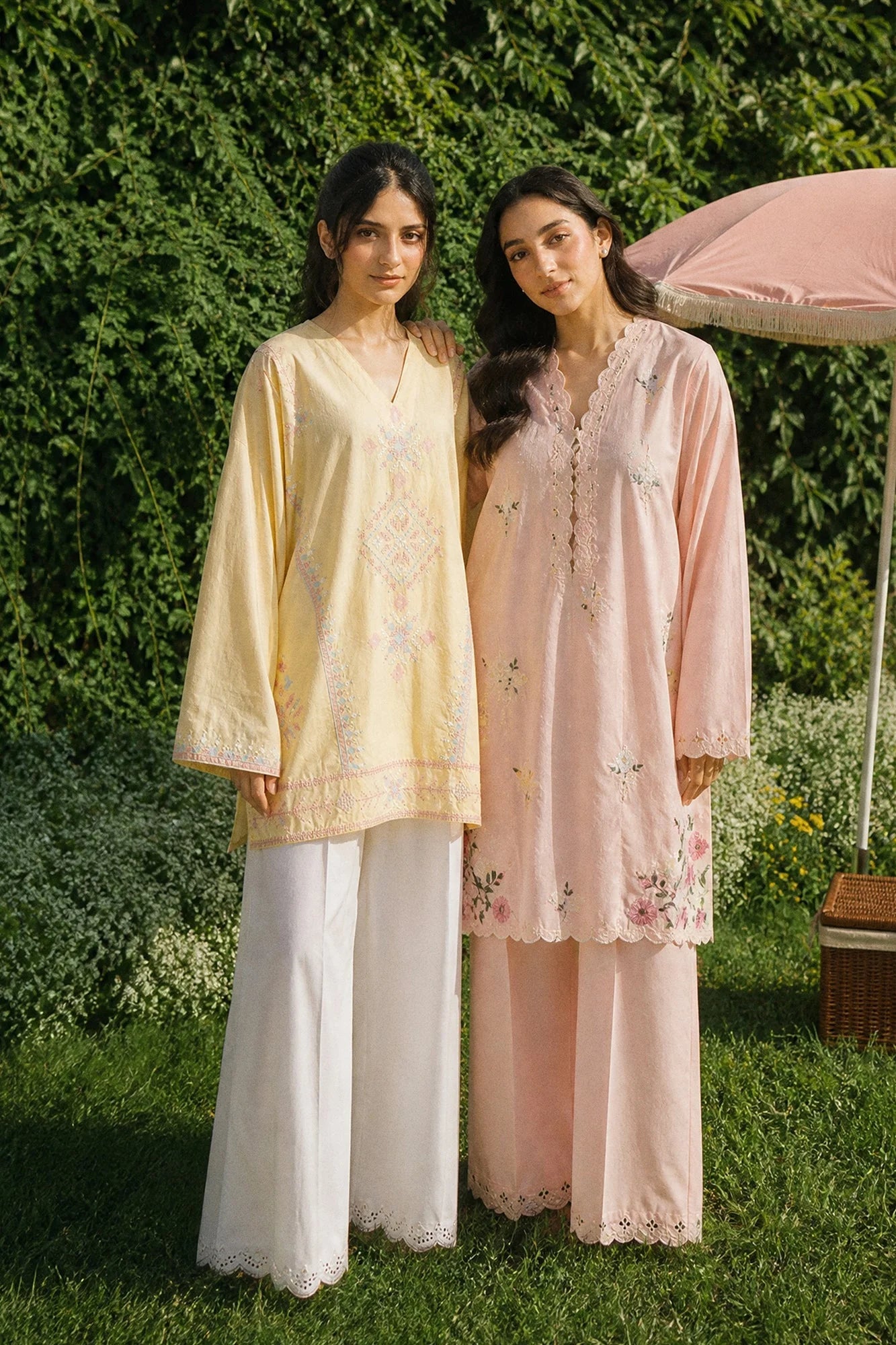 EMBROIDERED SUIT (E7848/102/327)