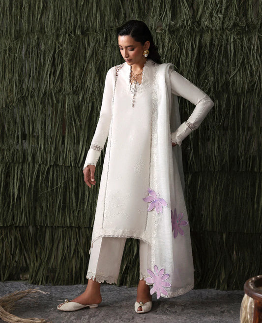 Republic Womenswear | White Swan