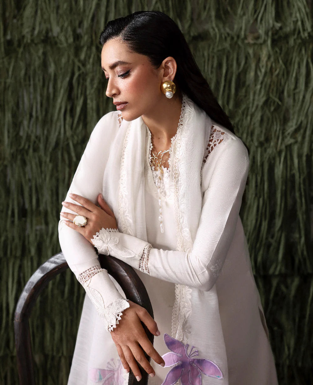 Republic Womenswear | White Swan