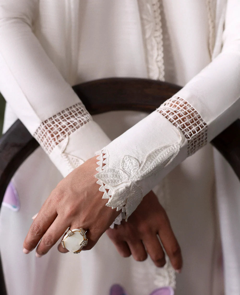 Republic Womenswear | White Swan