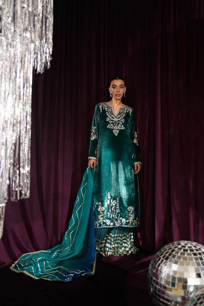 Flairs Studio Mara Velvet Luxe '25 - Skyline