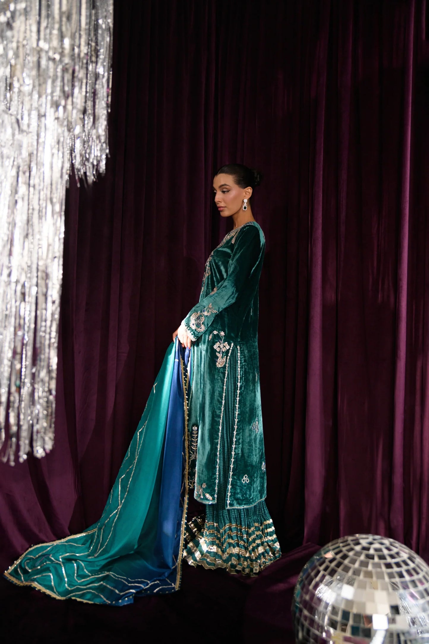 Flairs Studio Mara Velvet Luxe '25 - Skyline