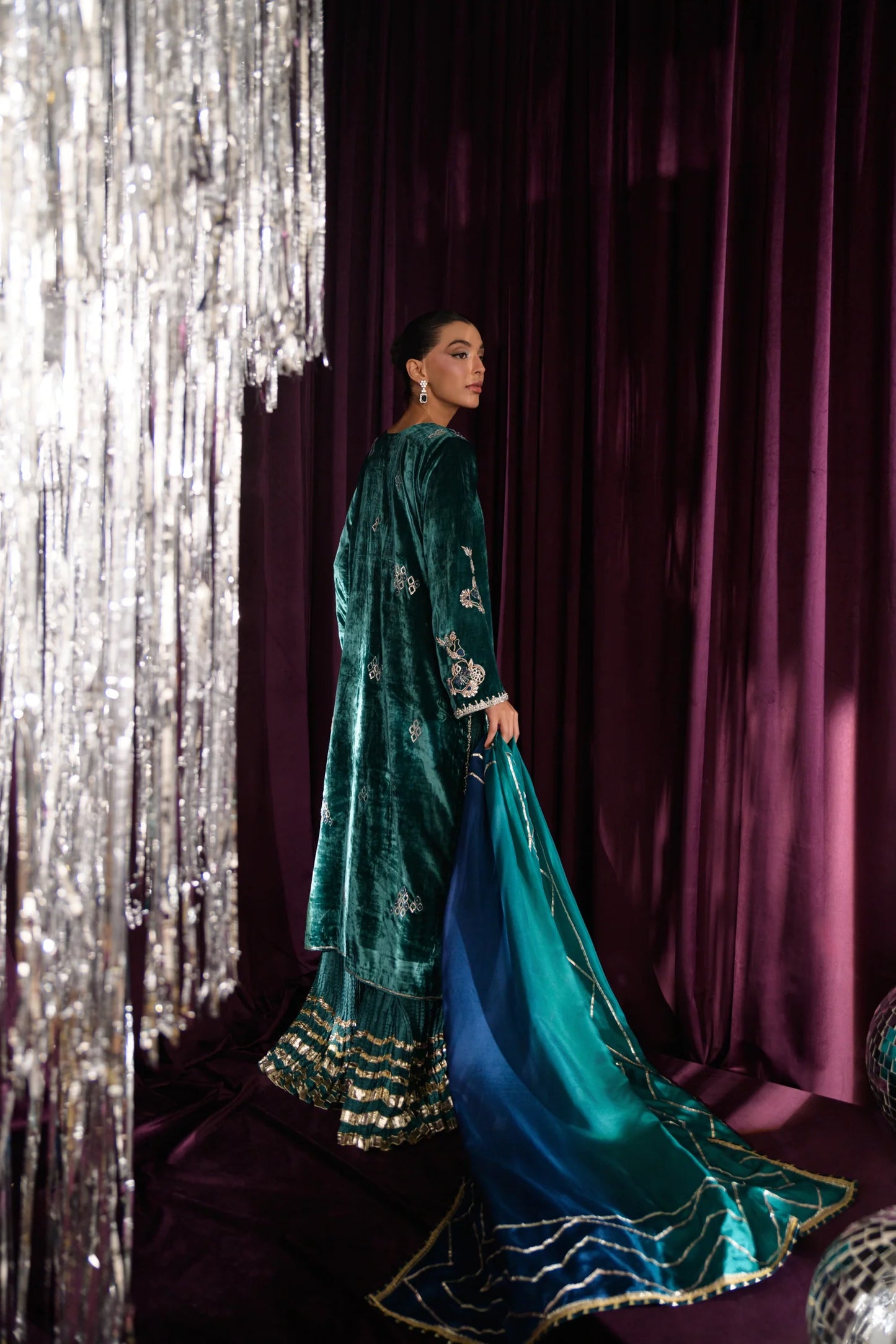 Flairs Studio Mara Velvet Luxe '25 - Skyline