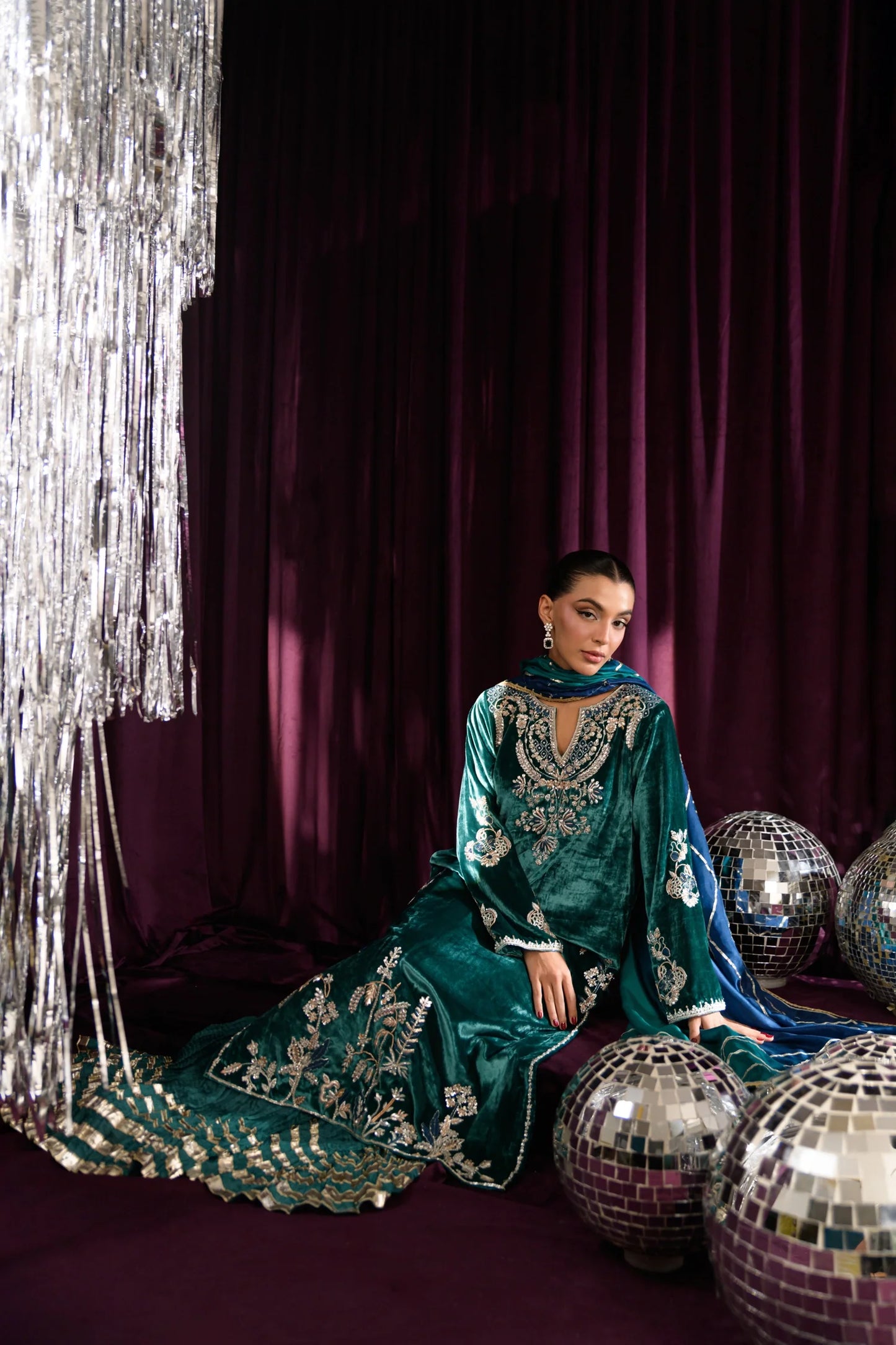 Flairs Studio Mara Velvet Luxe '25 - Skyline