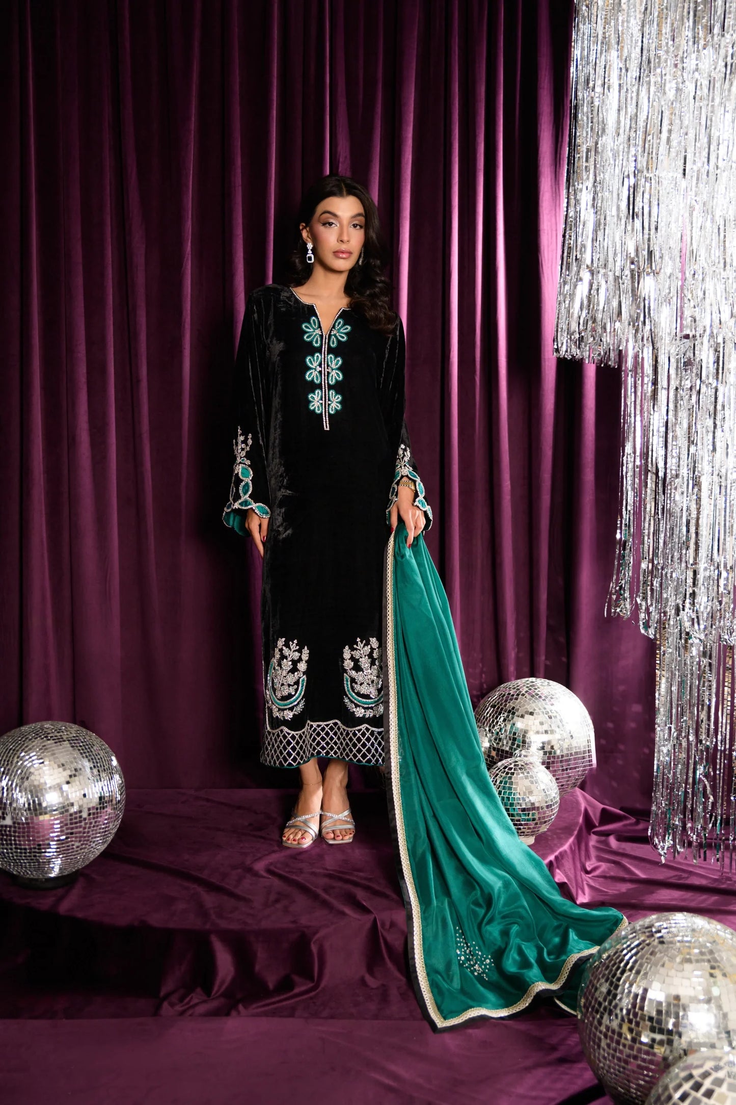 Flairs Studio Mara Velvet Luxe '25 - Black Pearl