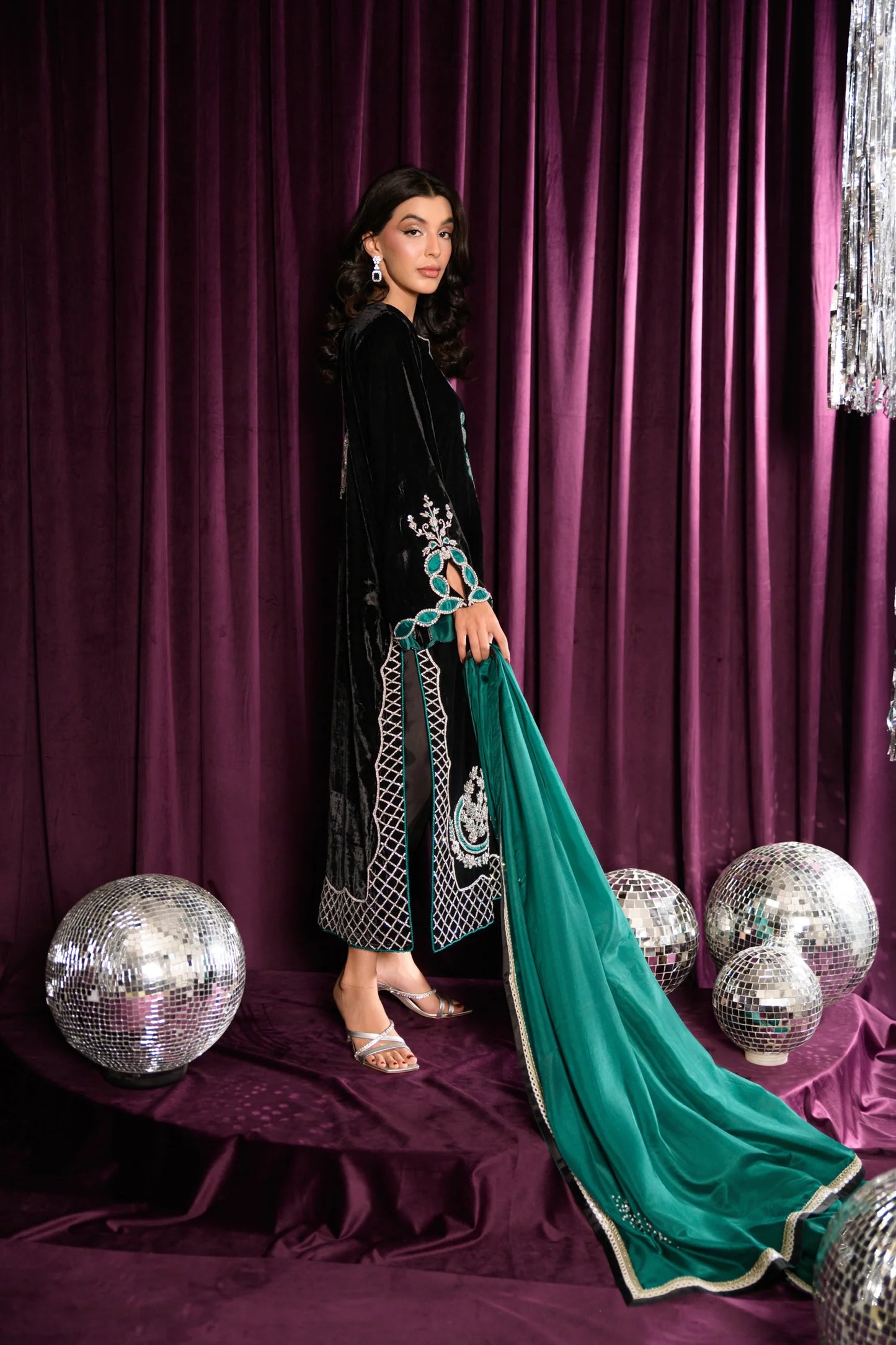 Flairs Studio Mara Velvet Luxe '25 - Black Pearl