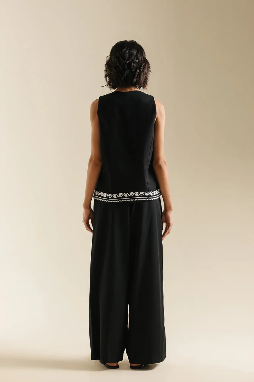 JET BLACK | E0735/119/902 | Boho Look Book | Ethnc