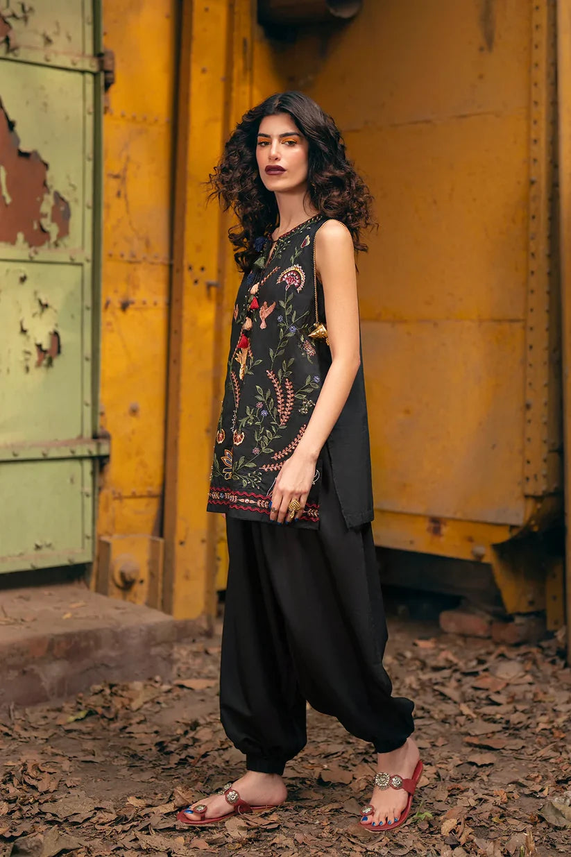 JET BLACK | E0753/119/902 | Boho Look Book | Ethnc