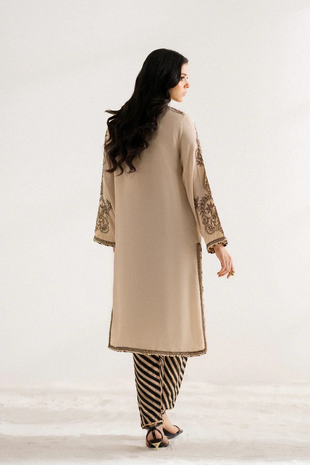Ethnc Boutique '25 - EMBROIDERED SUIT - E0781/104/226
