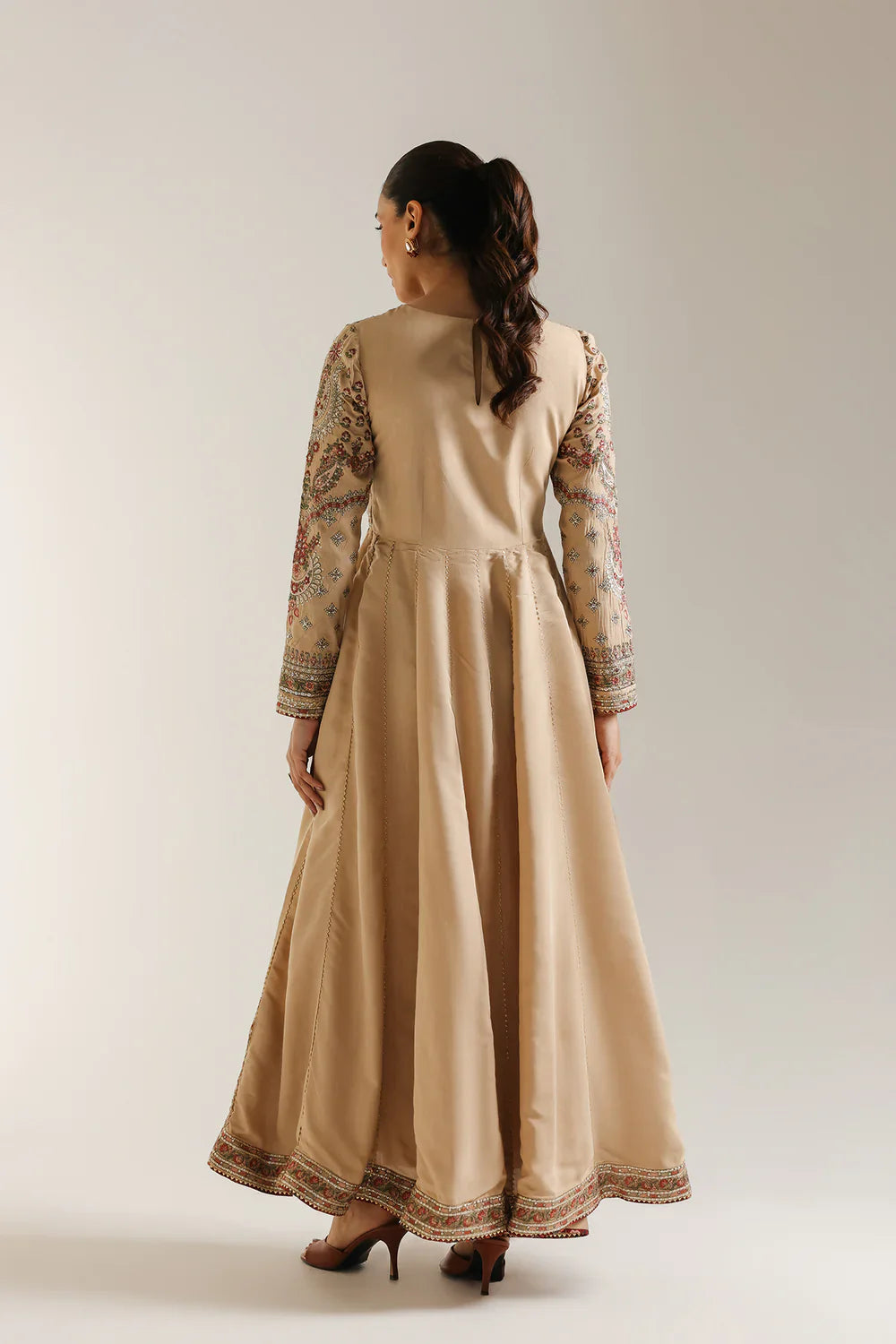 Ethnc Boutique '25 - EMBROIDERED SUIT - E0811/104/007