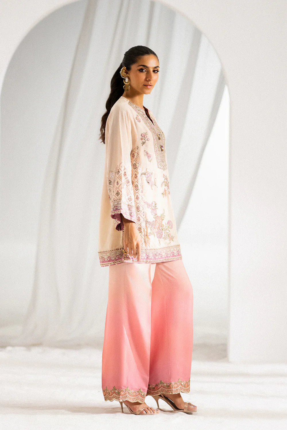 Ethnc Boutique '25 - EMBROIDERED SUIT - E0822/104/002