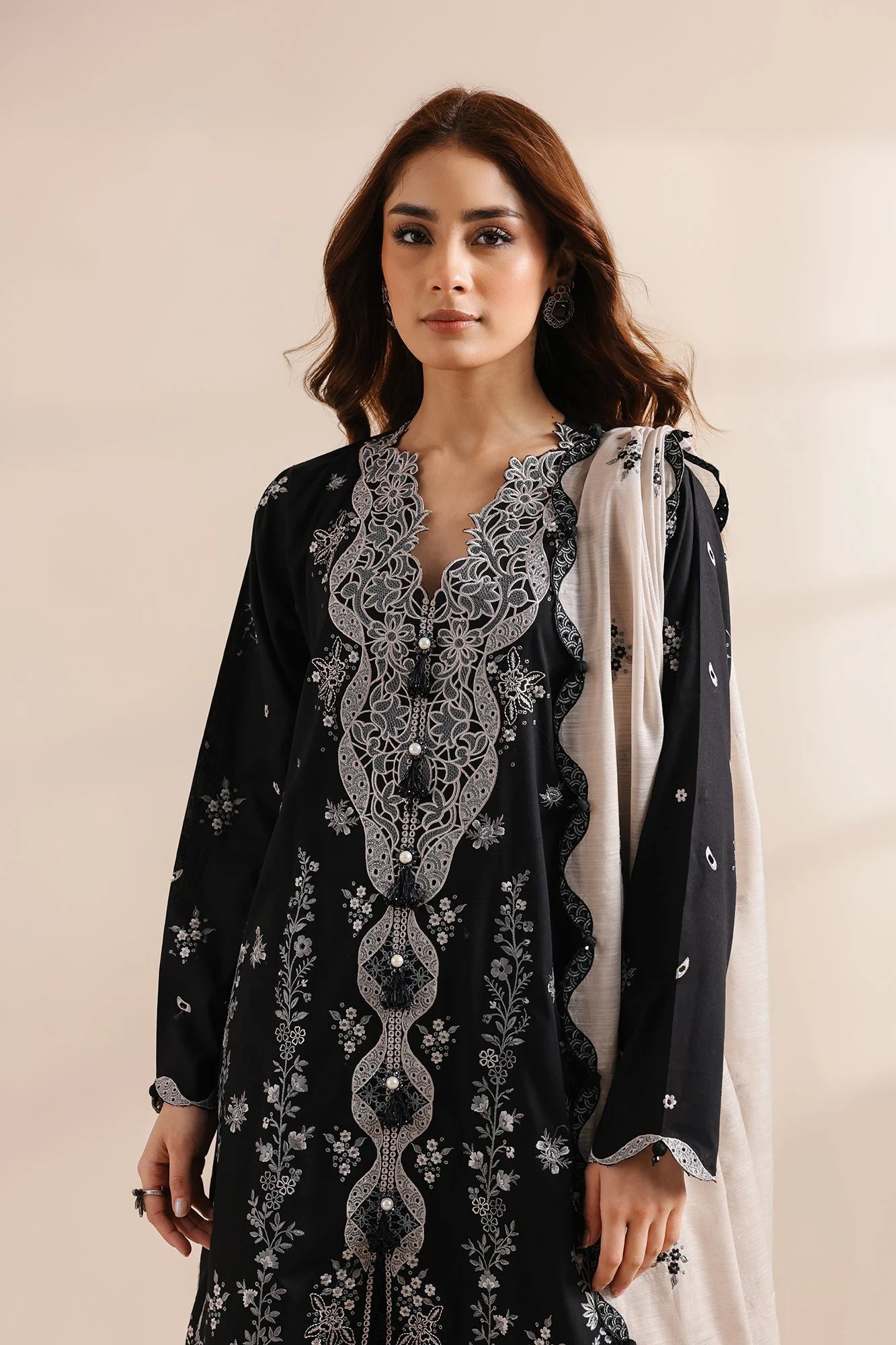 EMBROIDERED SUIT (E0940/203/902)