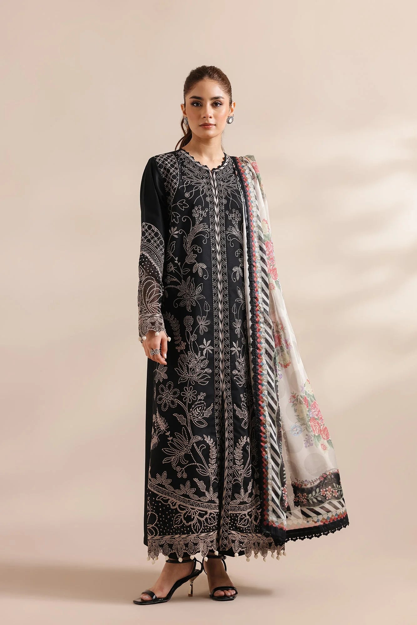 EMBROIDERED SUIT (E0943/203/902)