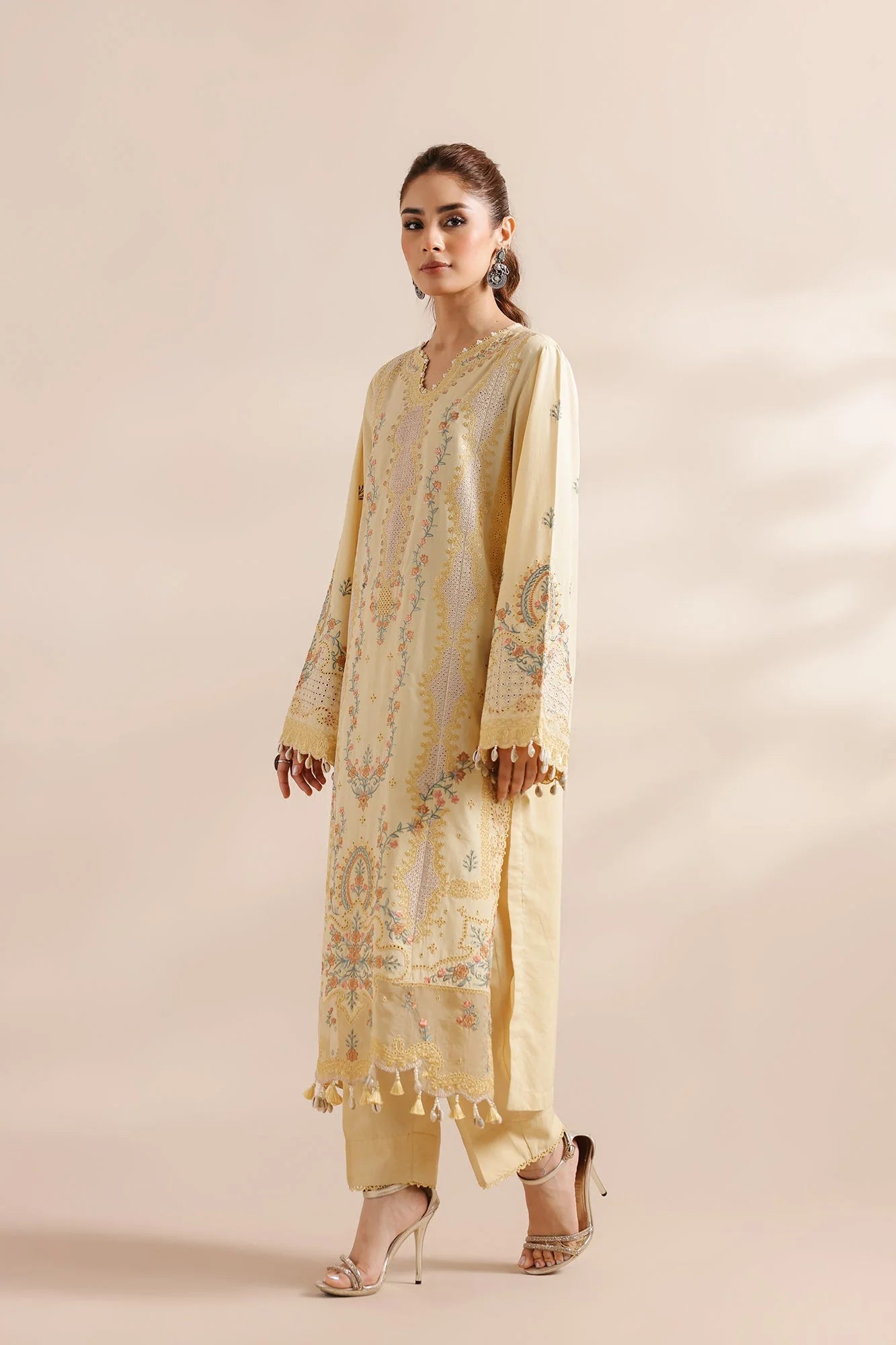 EMBROIDERED SUIT (E0944/203/110)