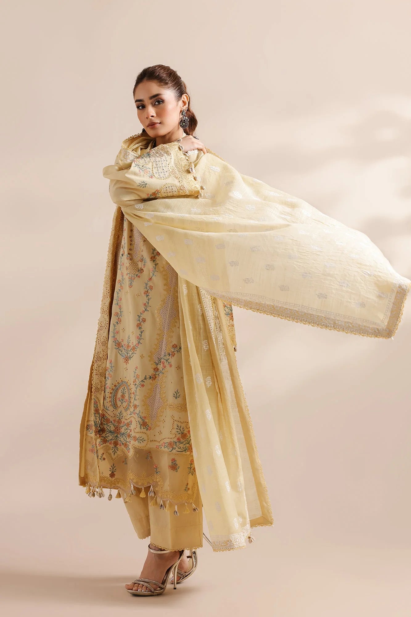 EMBROIDERED SUIT (E0944/203/110)