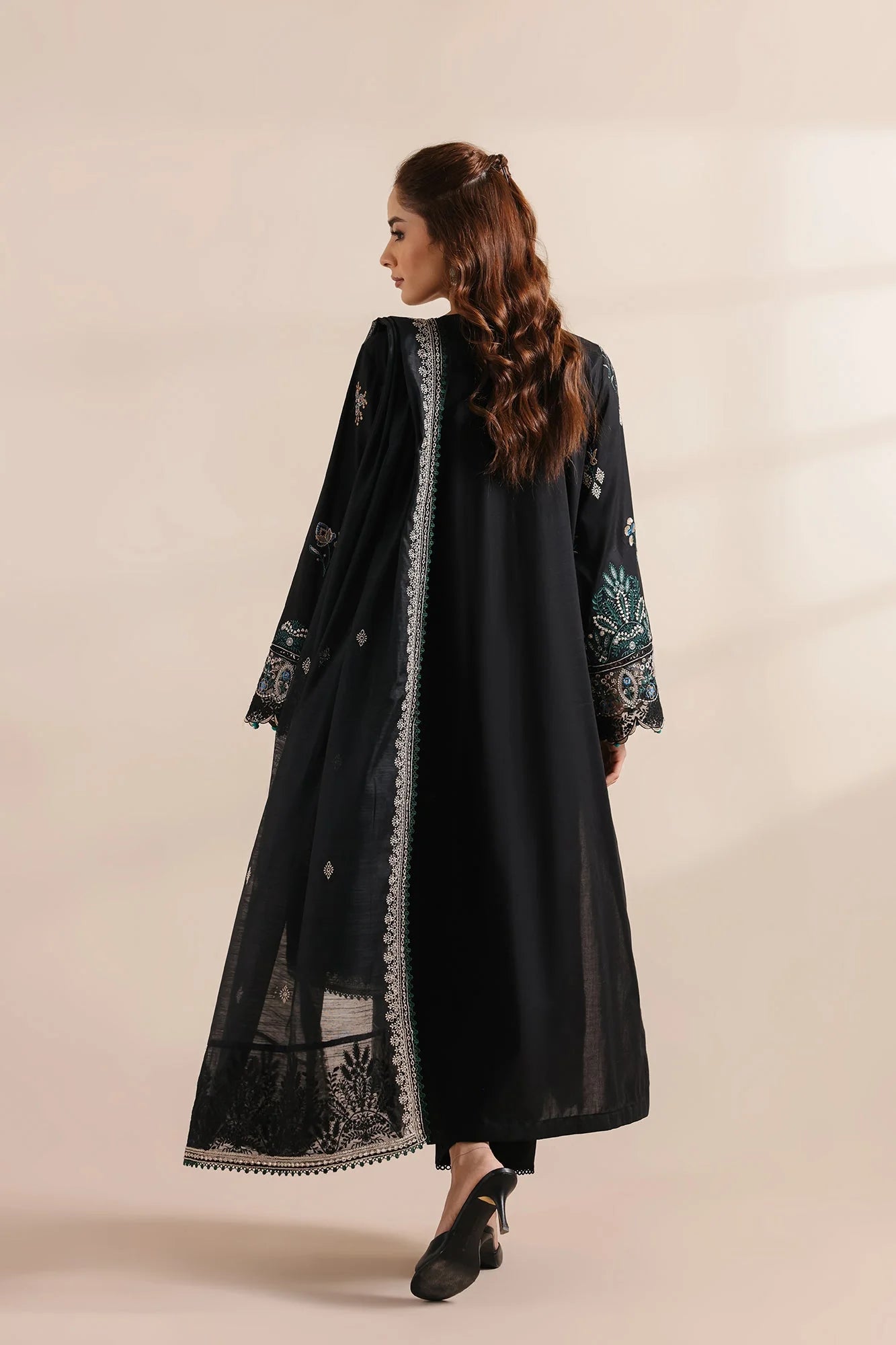 EMBROIDERED SUIT (E0955/203/902)