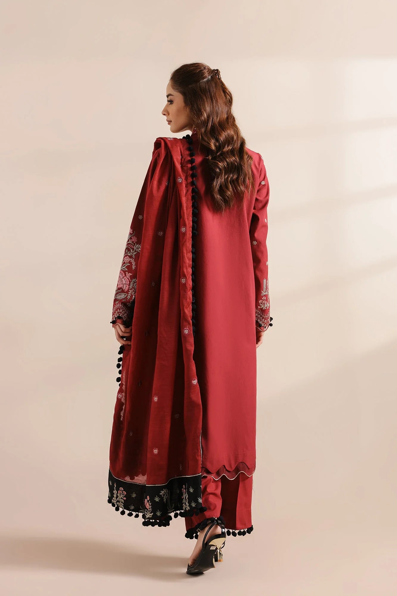 EMBROIDERED SUIT (E0958/203/403)