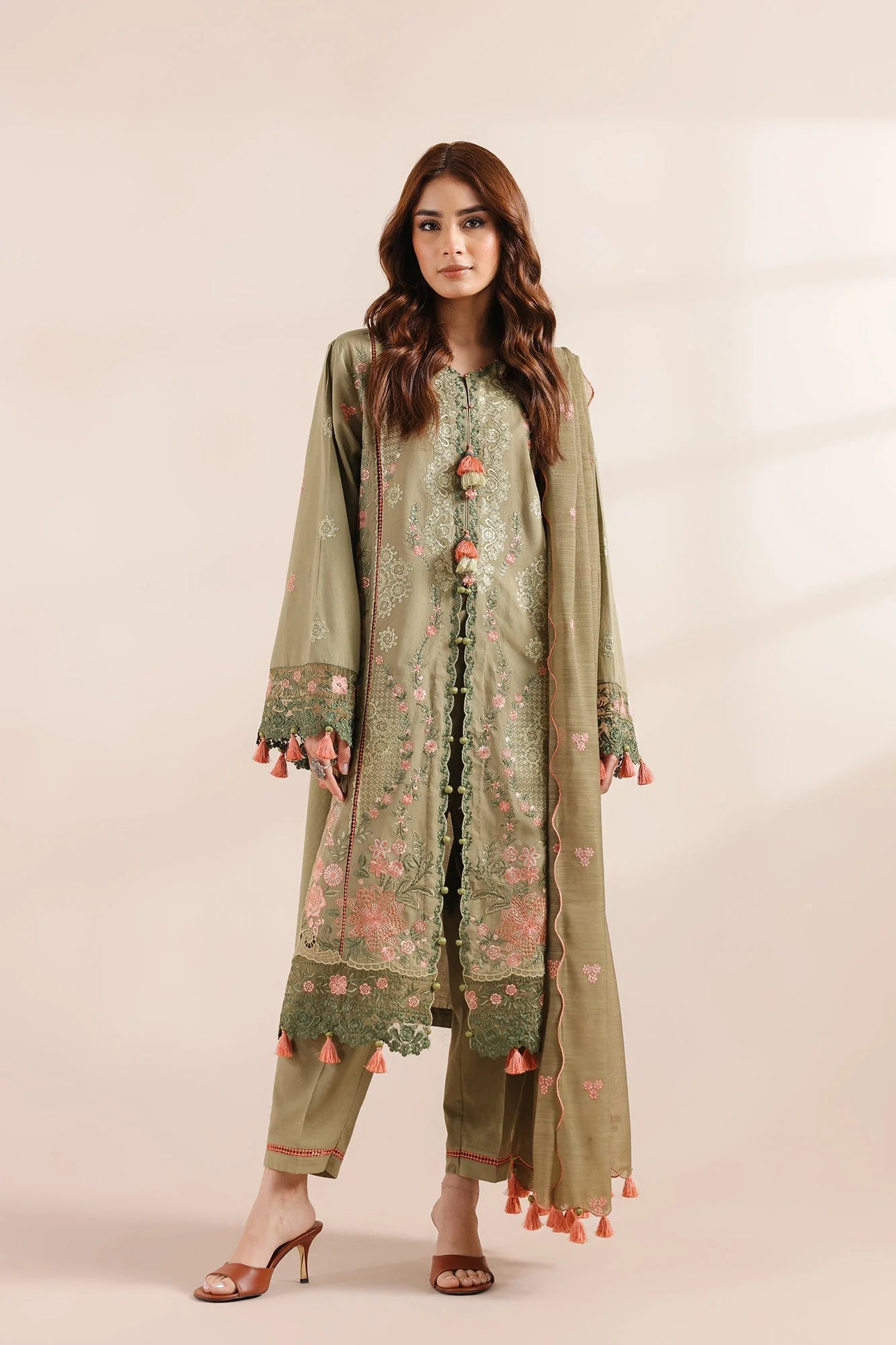 EMBROIDERED SUIT (E0959/203/126)