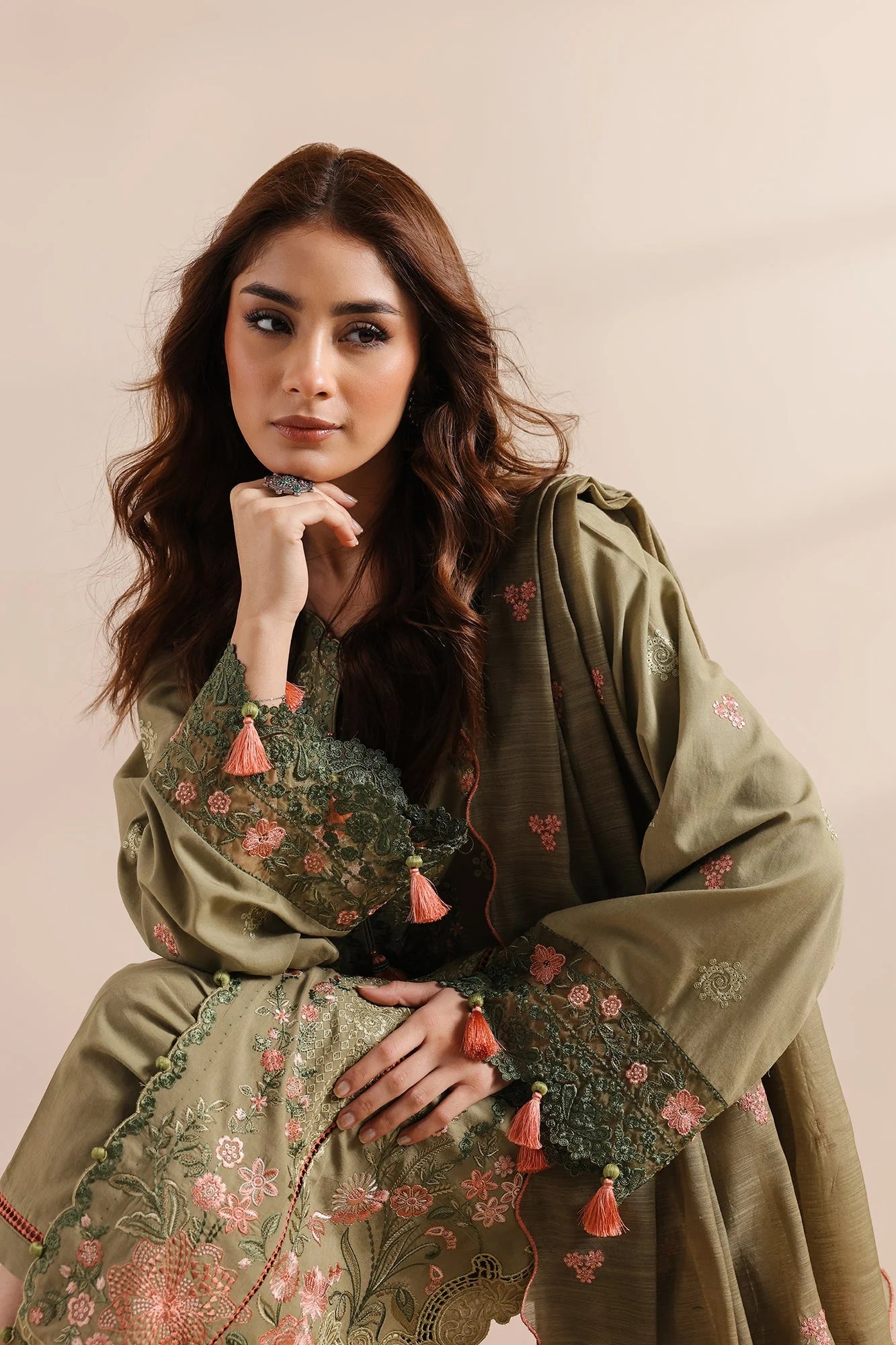 EMBROIDERED SUIT (E0959/203/126)