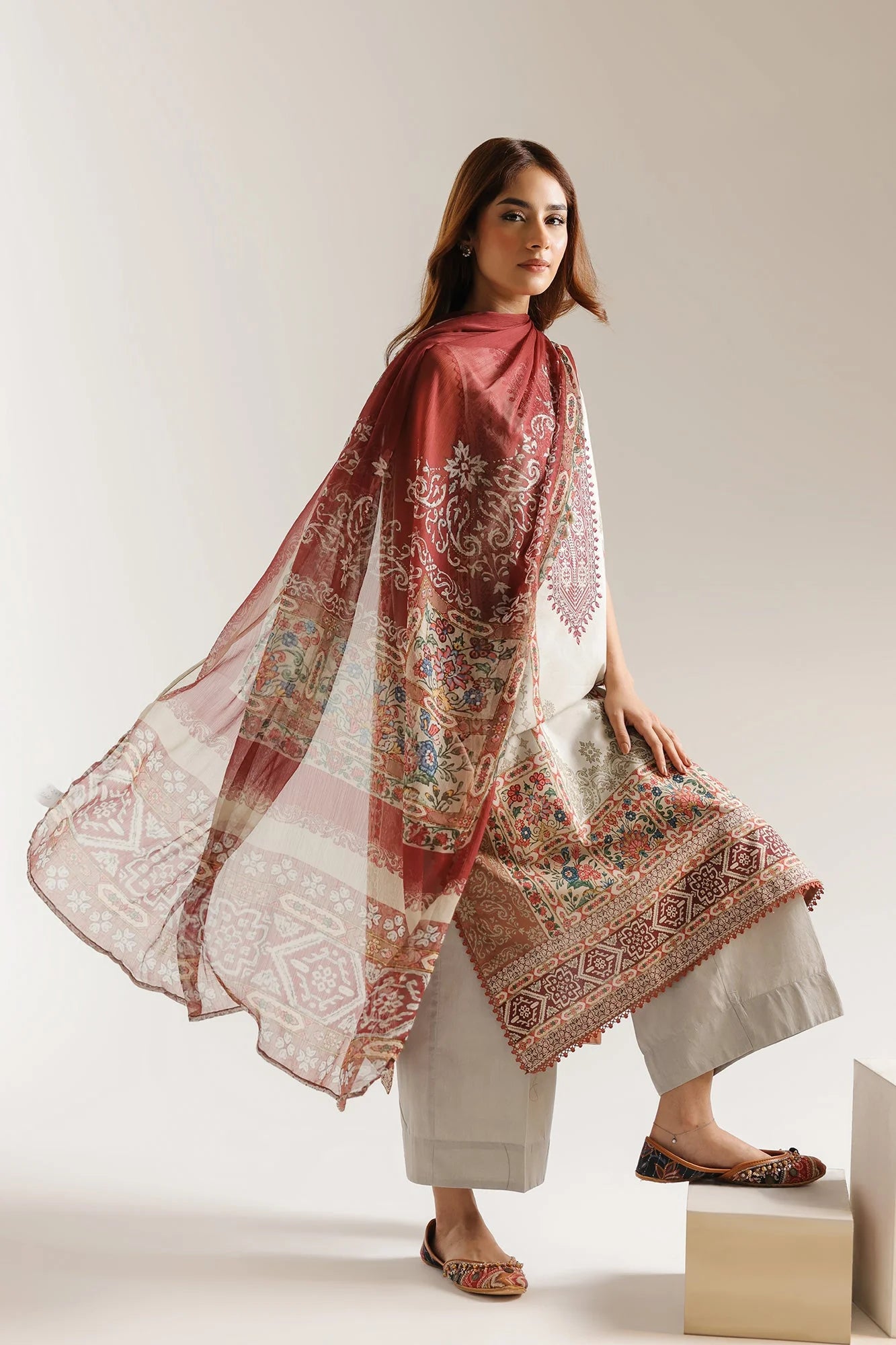 ETHNC EMBROIDERED SUIT (E1000/203/403)