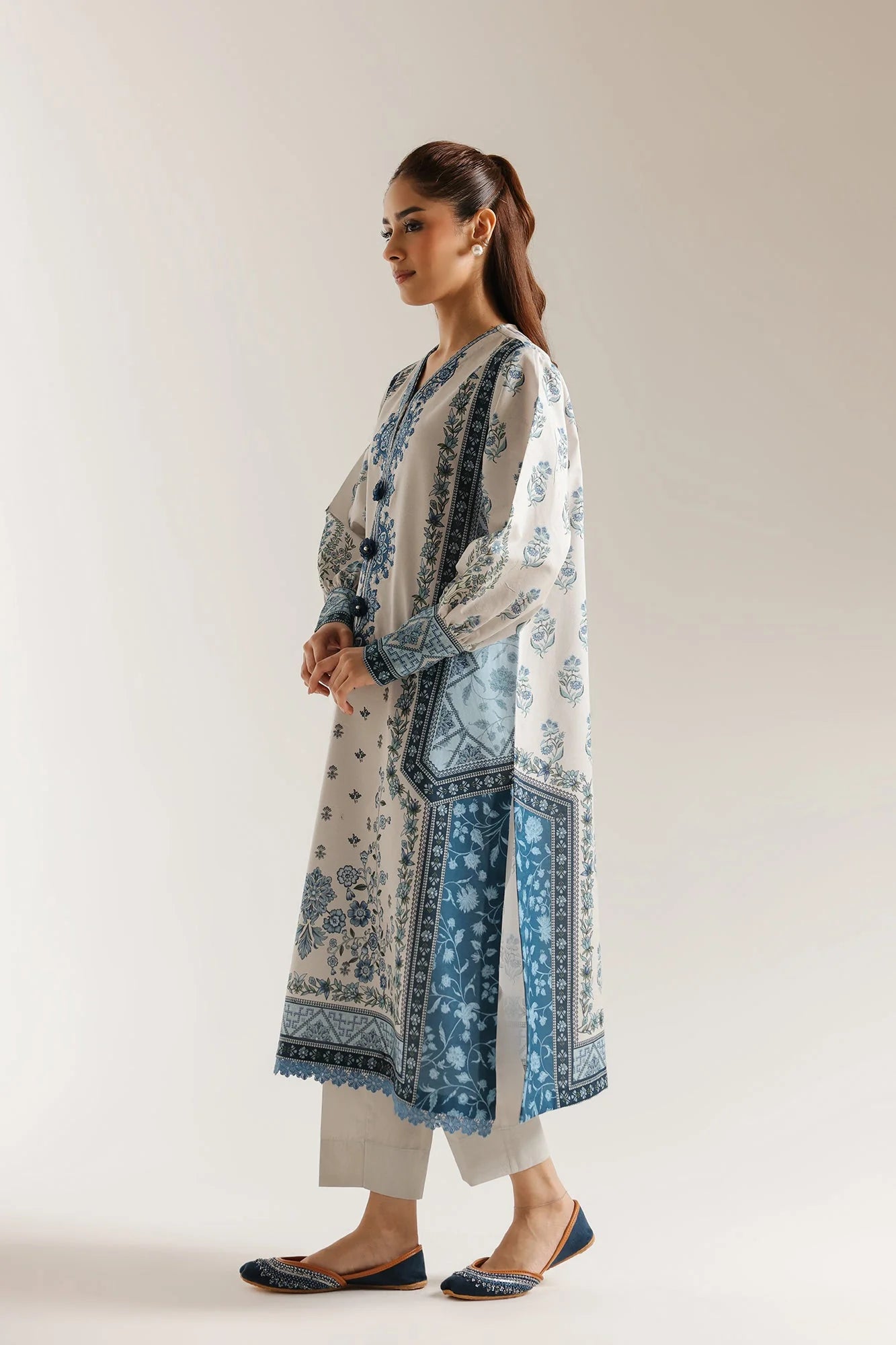 ETHNC EMBROIDERED SUIT (E1001/203/604)