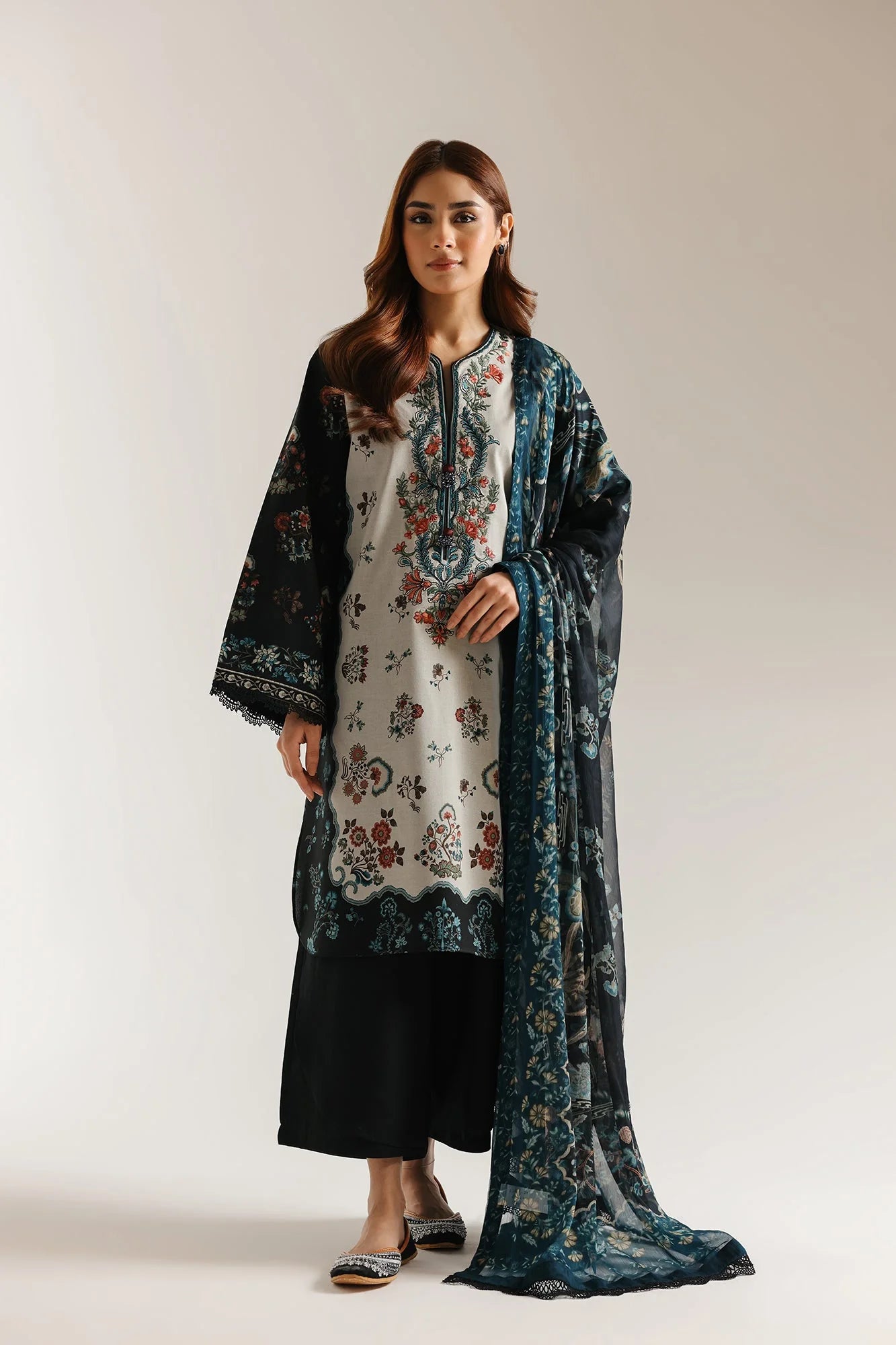 ETHNC EMBROIDERED SUIT (E1007/203/902)
