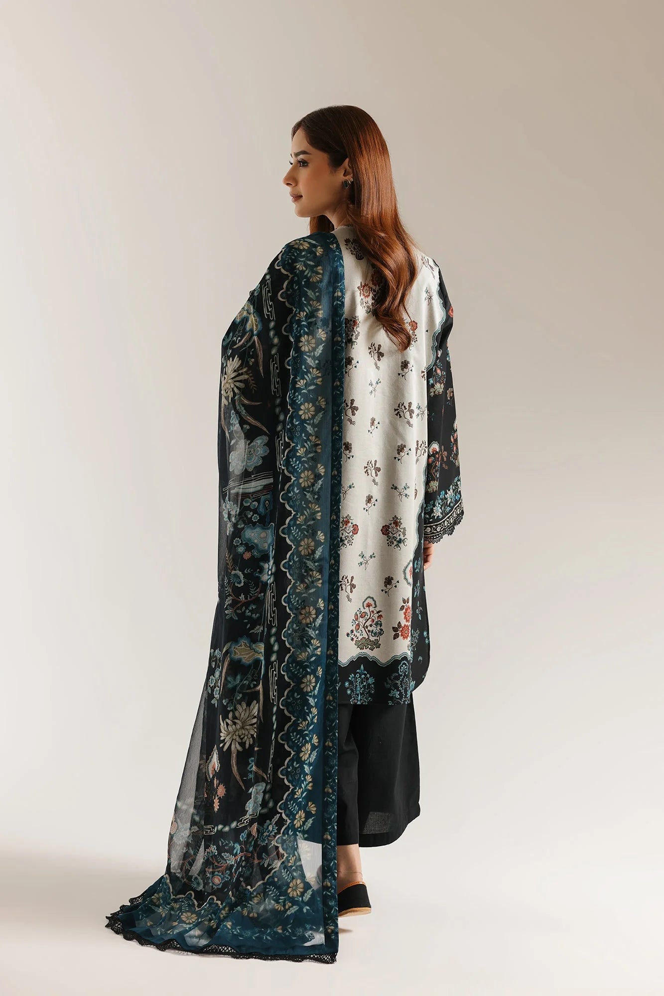 ETHNC EMBROIDERED SUIT (E1007/203/902)