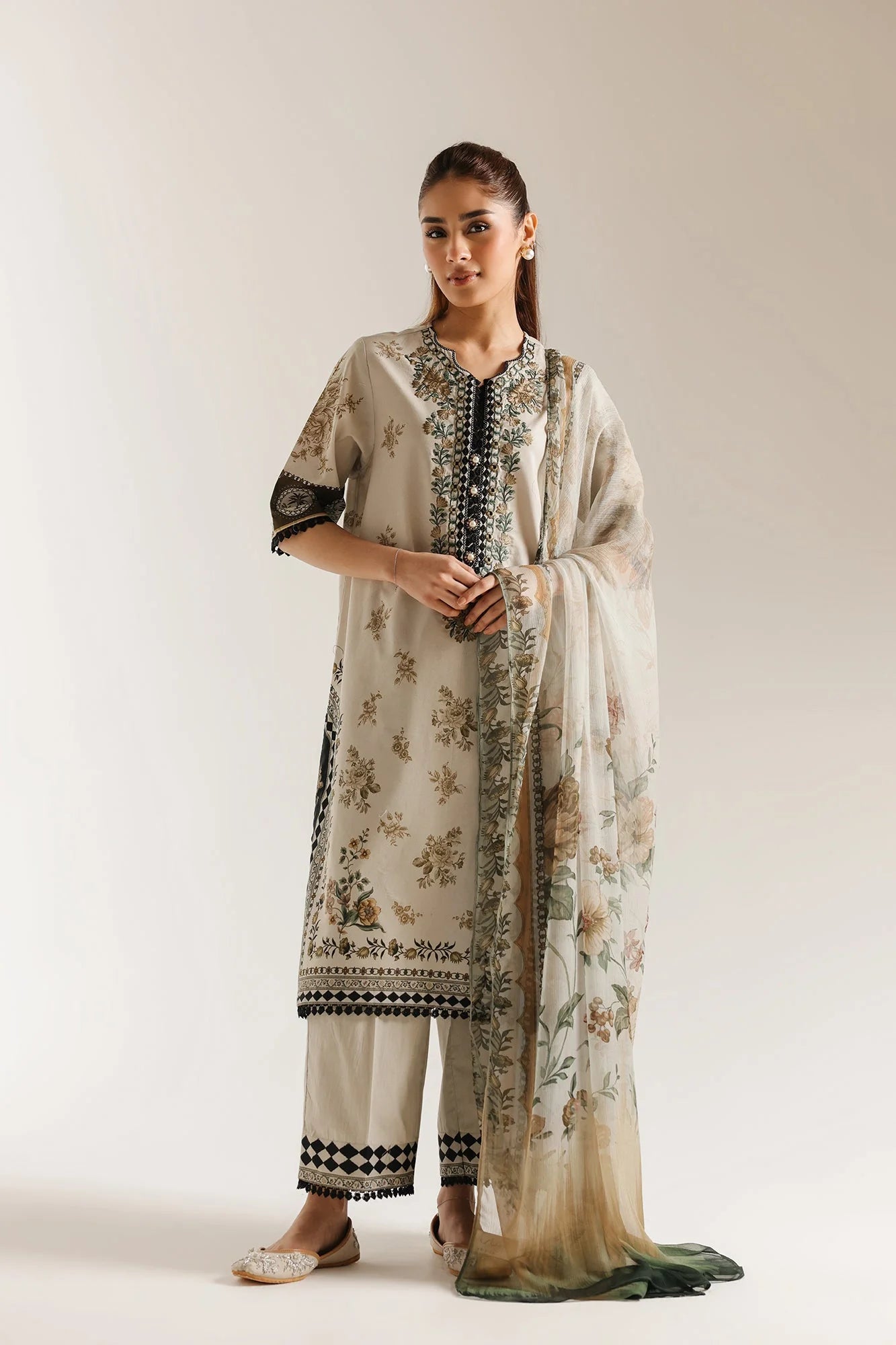 ETHNC EMBROIDERED SUIT (E1009/203/006)